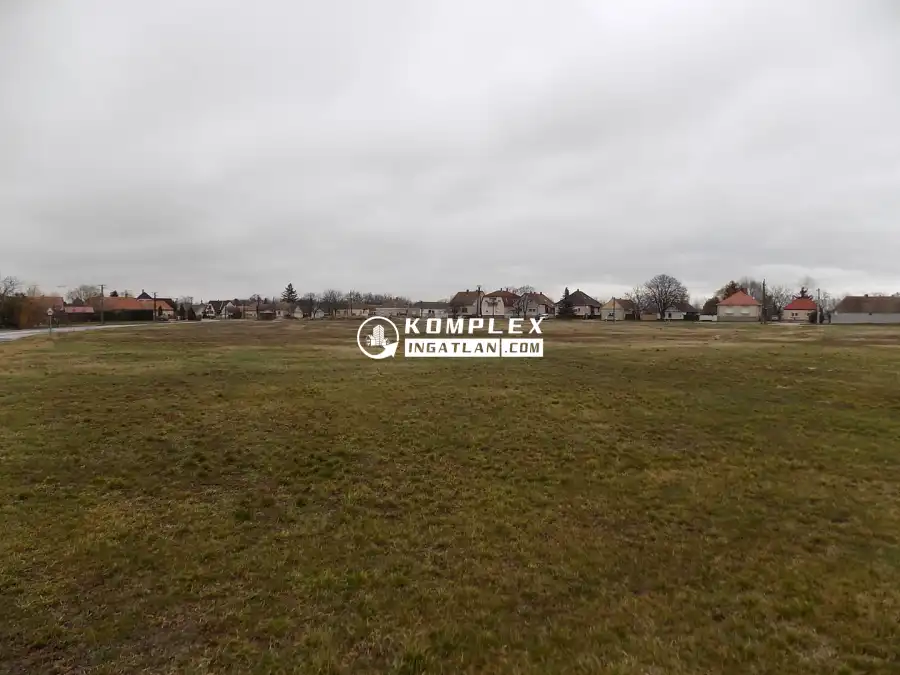 eladó  Építési telek, Cirák