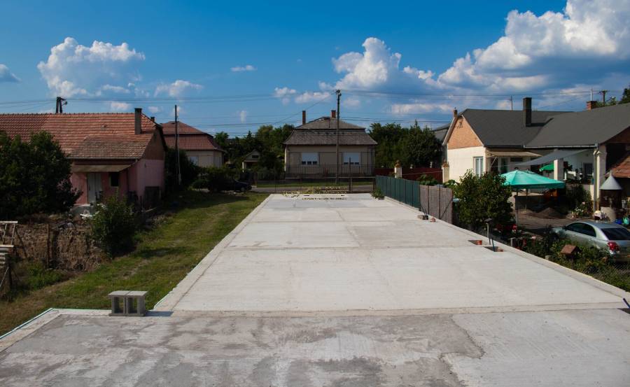 eladó  Építési telek, Hasznos