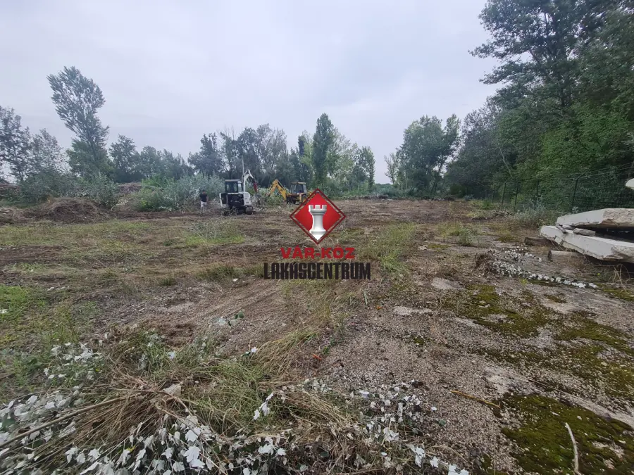 eladó  Ipari és kereskedelmi telek, Martonvásár