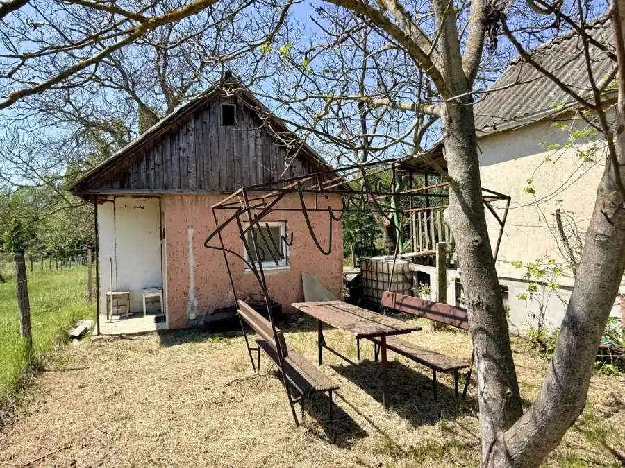 eladó  , Oroszlány