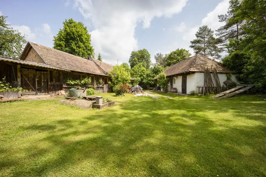 eladó  , Perőcsény