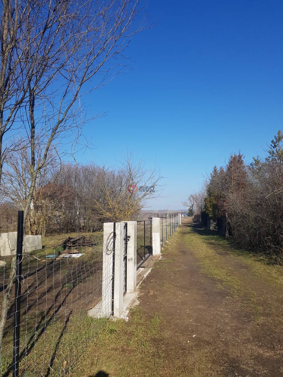 eladó  Szántó, Vác