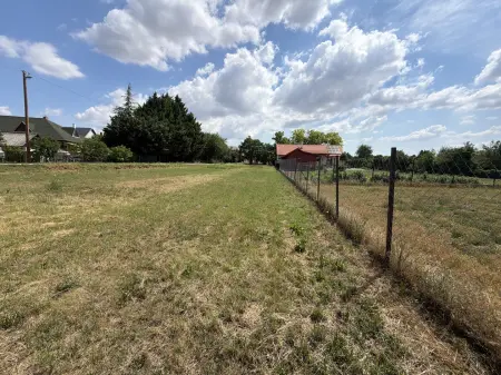 Eladó telek, Kápolnásnyék 1144 m² 27 M Ft