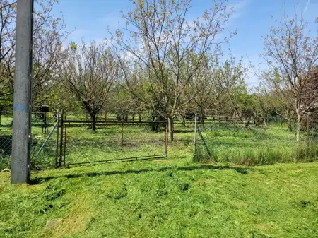 eladó telek, Lőrinci