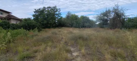 eladó telek, Pócsmegyer(Surány)