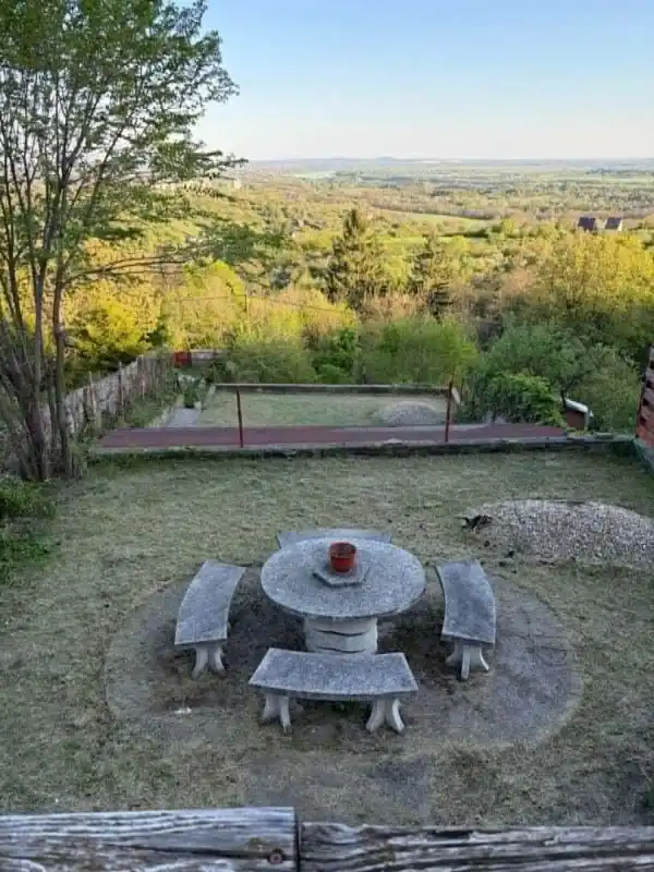 Eladó , Vác 838 m² 19.5 M Ft